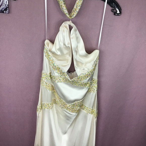 Sequined halter dress - Picture 10 of 16